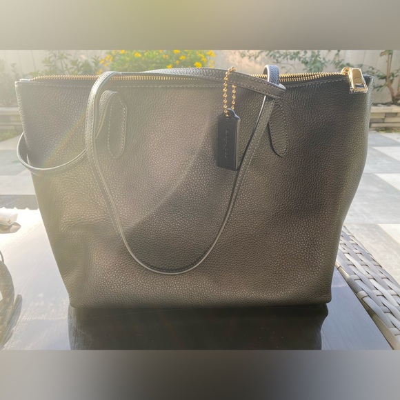 SOLD NWT Coach Bella Small Pebbled Leather Tote Bag in Black - Picture 3 of 5